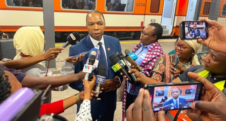 HISTORIA YAANDIKWA, TRENI YA SGR YAANZA SAFARI DODOMA MAKAO MAKUU YA NCHI