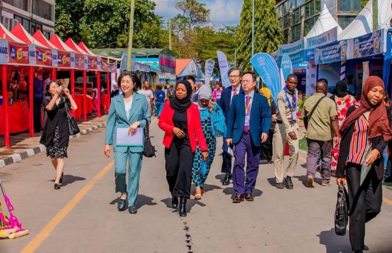 KATIBU MKUU KHAMIS AWATAKA  WAFANYABIASHA KUTUMIA FURSA USHIRIKIANO WA TANZANIA NA KOREA