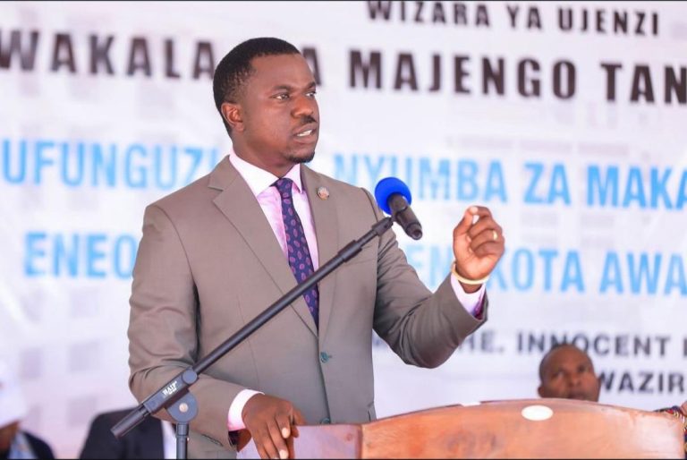 WAZIRI BASHUNGWA ASISITIZA UMUHIMU WA WAPANGAJI KULIPA KODI MAJENGO YA TBA
