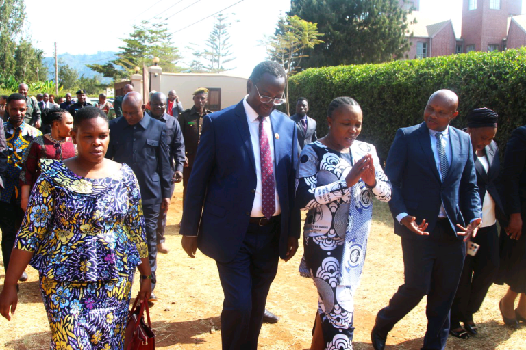 WAKATORIKI WAASWA KUWATUNZA MAPADRI