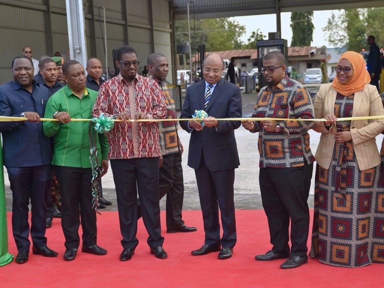 RAIS WA ZANZIBAR MHE.DK. MWINYI AMEFUNGUA KITUO CHA UKAGUZI WA VYOMBO VYA MOTO ZANZIBATR (ZBS)