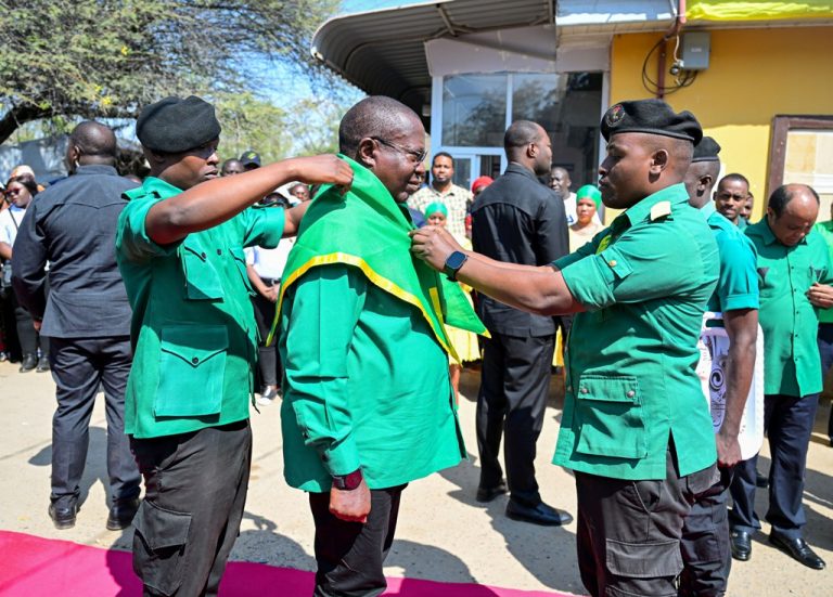 MAKAMU WA RAIS AZUNGUMZA NA VIONGOZI WA CCM MKOA WA DODOMA