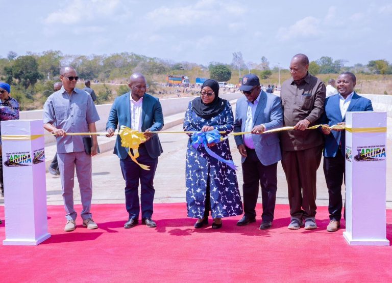 RAIS DKT. SAMIA AMPA MAUA YAKE MHANDISI SEFF WA TARURA