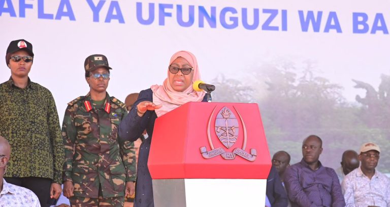 RAIS SAMIA AFUNGUA BARABARA YA KILOSA – RUDEWA MKOANI MOROGORO