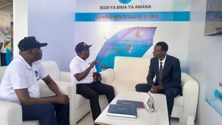 MKUU WA WILAYA YA KITETO ATEMBELEA BANDA LA DIB MAONESHO YA NANENANE DODOMA
