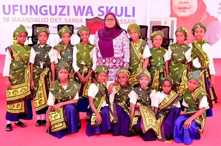 RAIS SAMIA KATIKA MATUKIO MBALIMBALI YA PICHA  KUELEKEA TAMASHA LA KIZIMKAZI