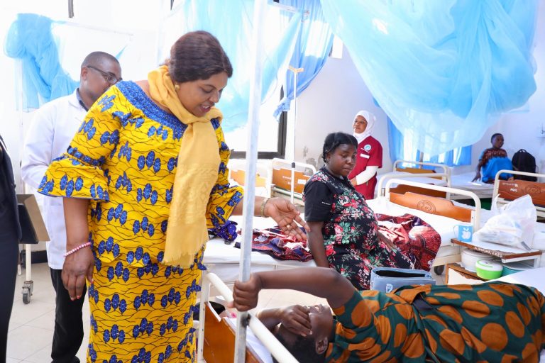 HOSPITALI ZOTE NCHINI ZAAGIZWA KUHUDUMIA MGONJWA KWA MASAA YASIYOZIDI MATATU