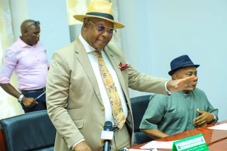 TAWA YATIA SAINI MIKATABA YA UWEKEZAJI WA MIUNDOMBINU YA UTALII