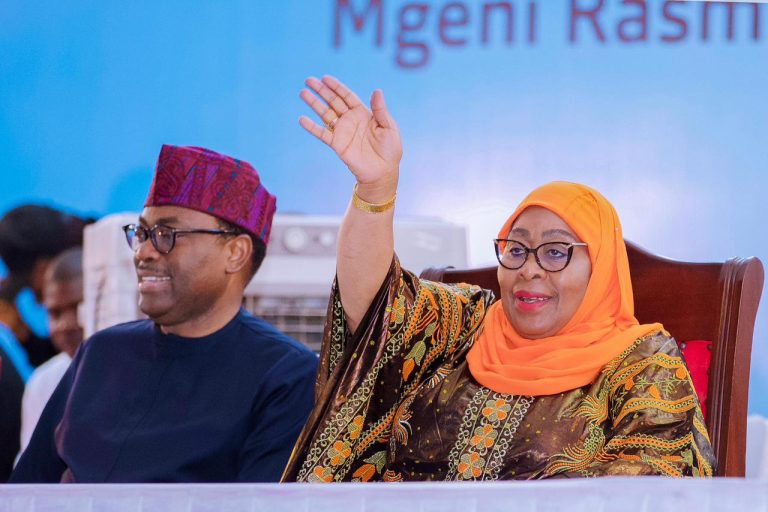 RAIS SAMIA KATIKA USIKU WA BONGO NA ZENJI FLAVOR PAJE ZANZIBAR