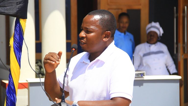 MKURUGENZI WORLD CHANGER VISION TANZANIA AKEMEA WAZAZI KUZUIA WATOTO WAKIKE KUSOMA VYUO