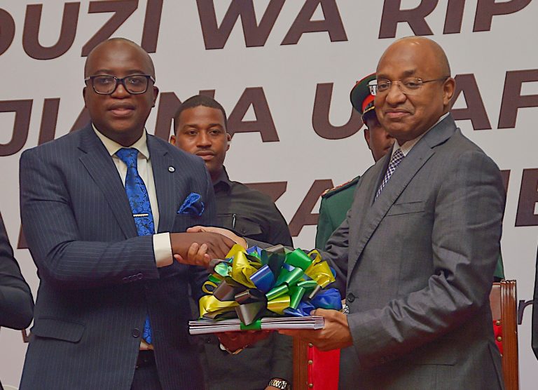 RAIS WA ZANZIBAR DKT. MWINYI AZINDUA RIPOTI YA UTAFITI WA JILOJIA NA UTAFITI WA MADINI ZANZIBAR