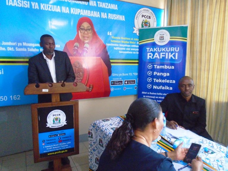 TAKUKURU ,AZAKI NA SEKTA BINAFSI WAJADILI  MIKAKATI MAPAMBANO DHIDI YA RUSHWA