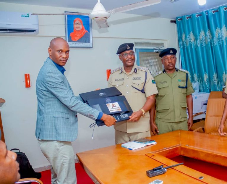 WMA YATOA MSAADA WA VIFAA VYA TEHAMA KWA JESHI LA POLISI ILALA