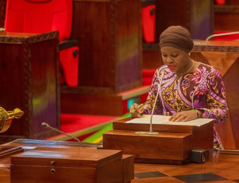 SERIKALI ITAENDELEA KUTENGA FEDHA YA KUKARABATI BARABARA KOROFI NCHINI.