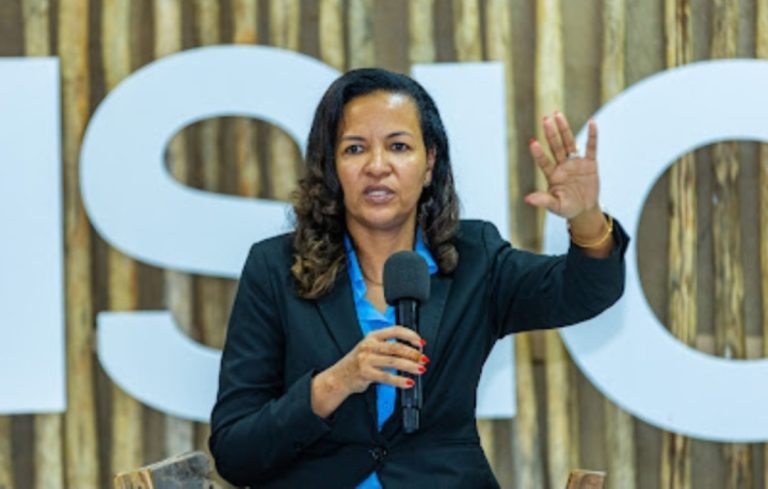 FCS KUZIUNGANISHA AZAKI, SEKTA BINAFSI