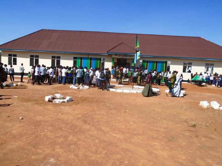 MWENGE WARIDHISHWA NA MIRADI YA MAENDLEO YA BILIONI 2.104 ILEMELA