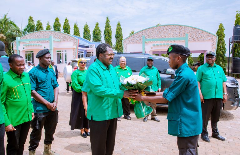 HAMUOGOPI? CCM ‘WATISHA’, NCHIMBI AKIZUNGUMZA NAO KAHAMA