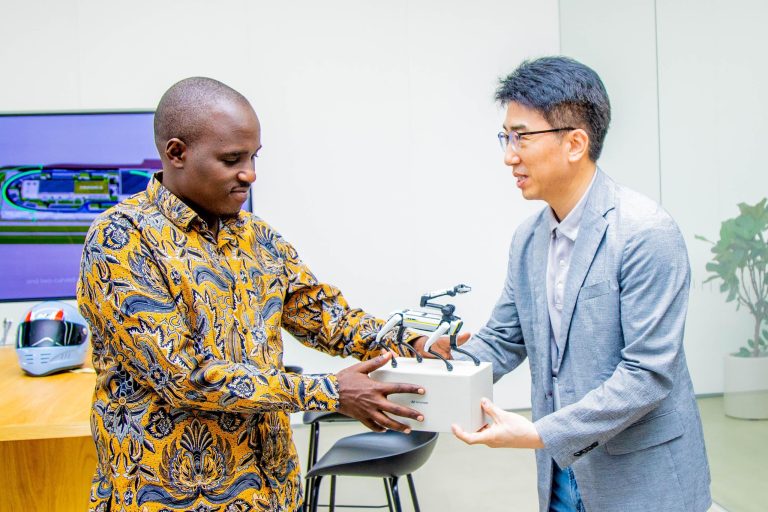 TANZANIA KUJIFUNZA TEKNOLOJIA YA MAGARI YA UMEME SINGAPORE – DKT. BITEKO