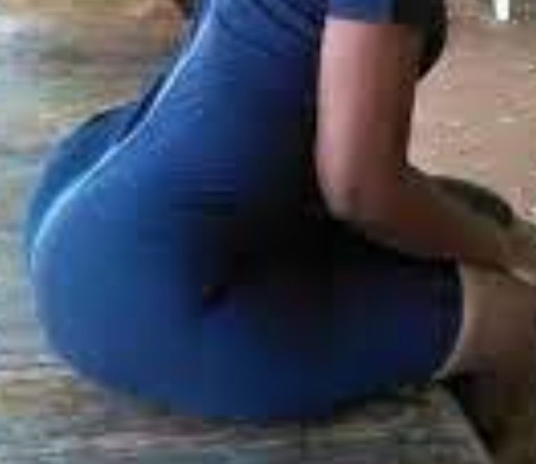 NASIKITIKA MUME WANGU KATEMBEA NA MDOGO WANGU!