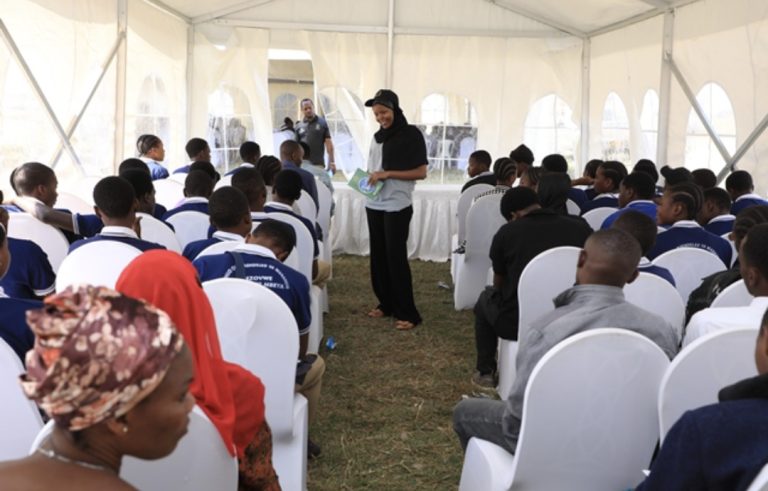 BENKI KUU YATOA SOMO LA FEDHA KWA WANAFUNZI WIKI YA HUDUMA ZA KIFEDHA MBEYA