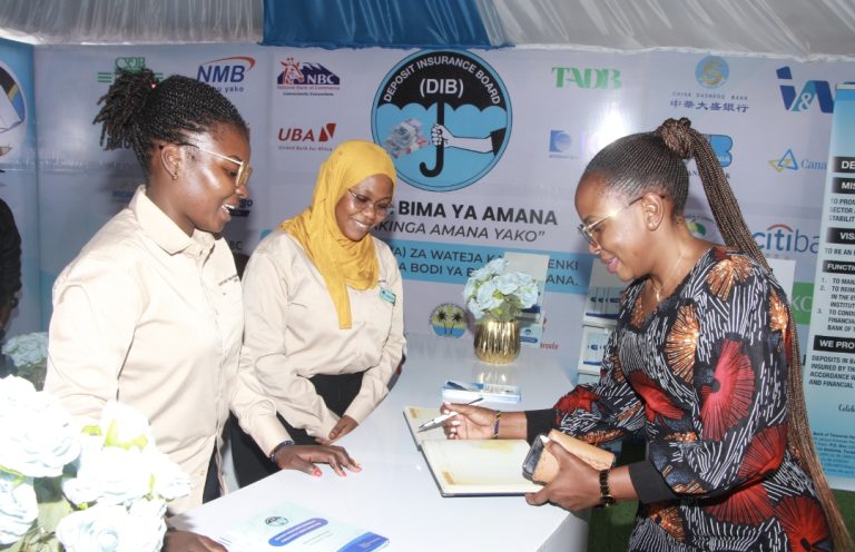 KATIBU TAWALA MKOA WA SONGWE ATEMBELEA BANDA LA DIB WIKI YA HUDUMA ZA FEDHA MBEYA