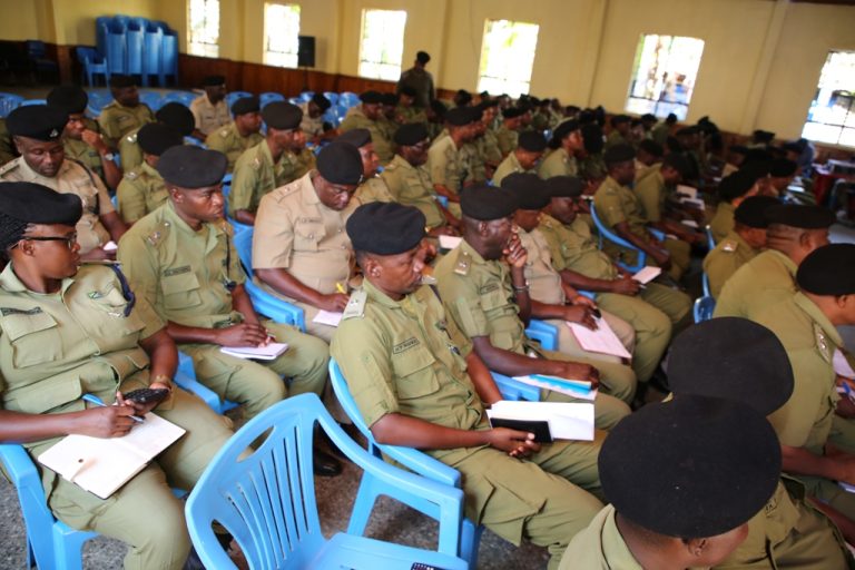 ASKARI KATA ARUSHA WAPATIWA MAFUNZO YA NAMNA YA KUZUIA VITENDO VYA UKATILI KATIKA JAMII.