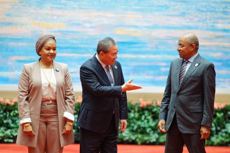 RAIS DKT. MWINYI AHUDHURIA DHIFA YA CHAKULA CHA JIONI SHANGHAI CHINA