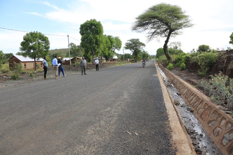 TARURA MANYARA KUFUNGUA BARABARA MPYA KM. 109