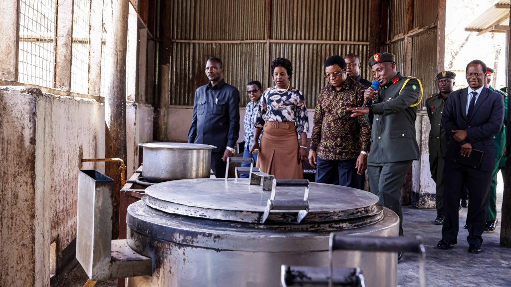 WAZIRI MKUU AFANYA ZIARA DODOMA KUKAGUA UTEKELEZAJI WA NISHATI SAFI
