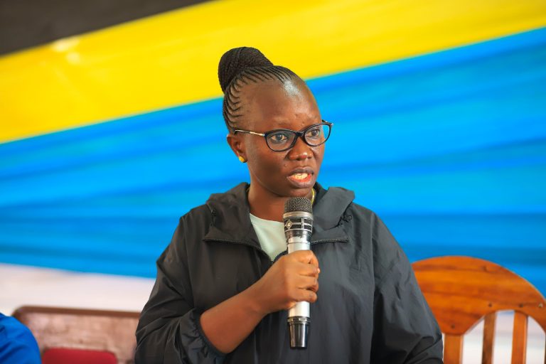 DC BABATI ATOA AGIZO KWA TAASISI ZILIZOKOSA SHEREHE ZA UHURU