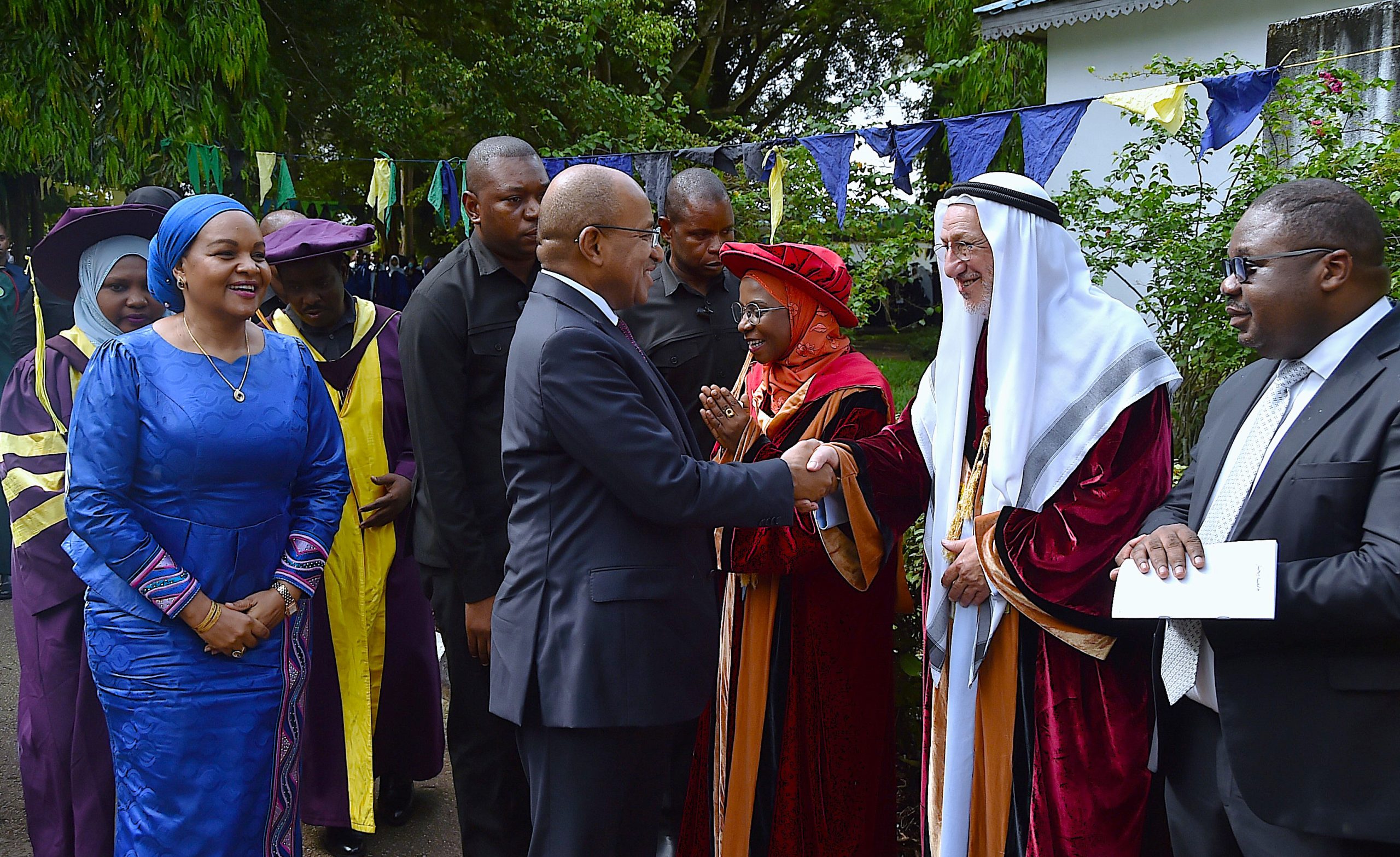 Rais Wa Zanzibar Mhe Dk Hussein Mwinyi Atunukiwa Shahada Ya Heshima Ya