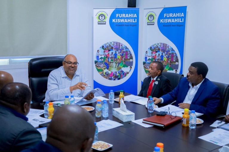 WAZIRI KOMBO AWASILI UAE KUSHIRIKI MAADHIMISHO YA MIAKA 50 YA UHUSIANO KATI YA TANZANIA NA UAE