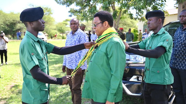 MJUMBE WA KAMATU KUU KASSIM MAJALIWA MGENI RASMI MKUTANO MKUU WA CCM JIMBO KA BUSEGA
