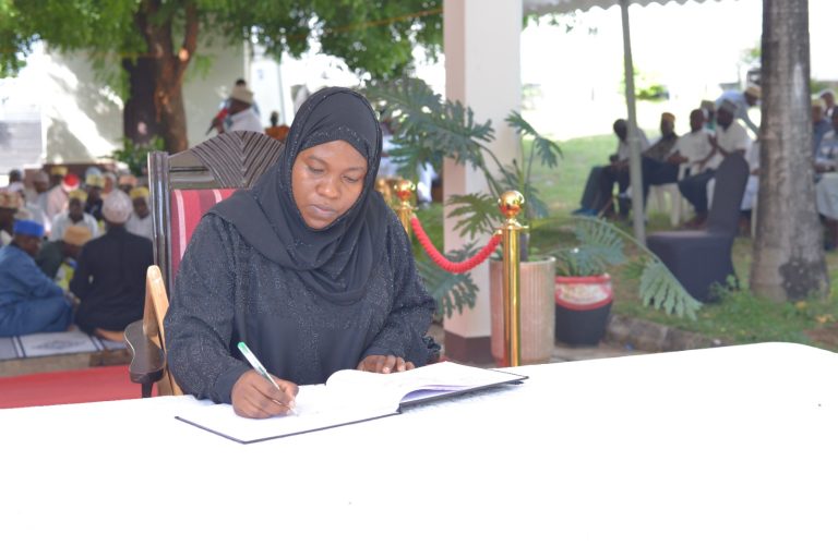 NAIBU WAZIRI NDERIANANGA ASHIRIKI DUA YA KUMUOMBEA MAREHEMU MHE. JAJI MWANAISHA KWARIKO