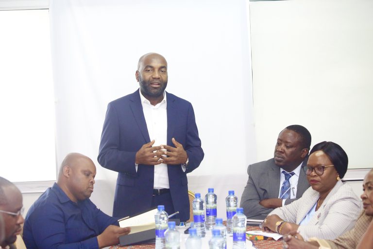WAZIRI MASAUNI ASHIRIKI KIKAO CHA KAMATI YA BUNGE YA MAZINGIRA