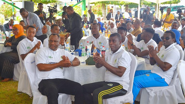 RAIS WA ZANZIBAR MHE.DK.HUSSEIN MWINYI AIPONGEZA TIMU YA TAIFA YA ZANZIBAR HEROES KWA KUTOWA UBINGWA WA MAPINDUZI CUP 2025