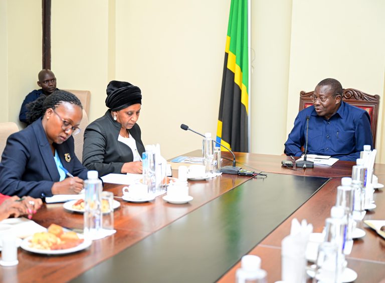 MAKAMU WA RAIS AFANYA MAZUNGUMZO NA CHAMA CHA MAJAJI NA MAHAKIMU WANAWAKE