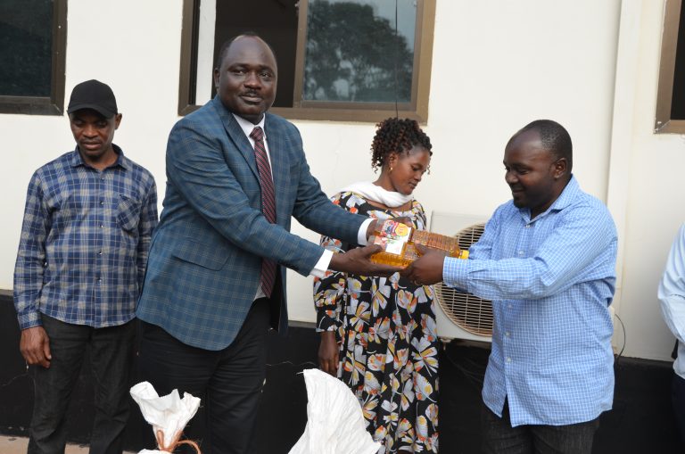SERIKALI WILAYANI SONGEA YAWASHIKA MKONO WALIOBOMOLEWA NYUMBA ZAO KUTOKANA NA MVUA