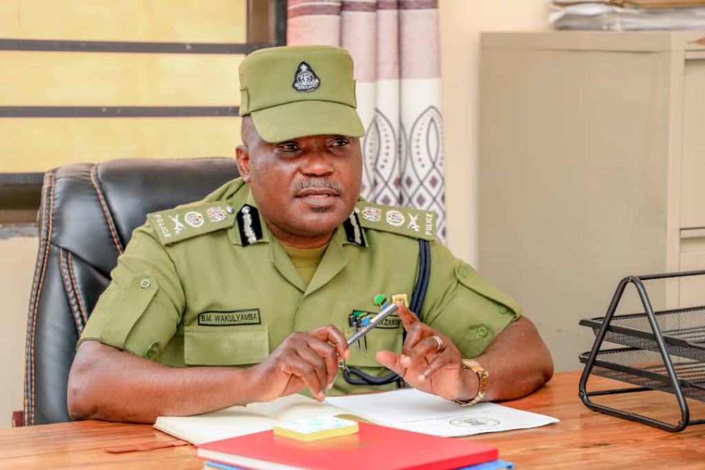 CP. WAKULYAMBA ASHUKA KATAVI NA NGUZO NNE ZA UONGOZI