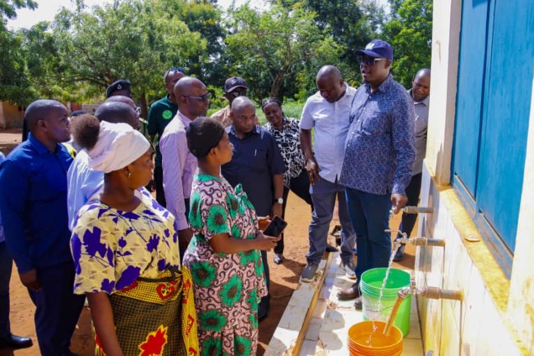 KUNDO AKOSHWA NA KUIPONGEZA RUWASA PWANI KWA UTEKELEZAJI WA MIRADI