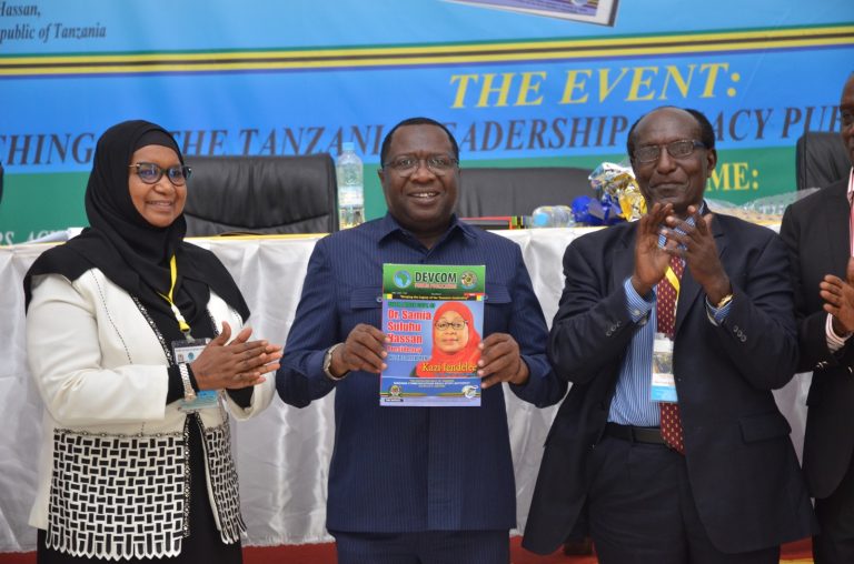 MKUU WA MKOA MJINI MAGHARIBI AZINDUA KITABU KUHUSU URITHI WA VIONGOZI WA TANZANIA