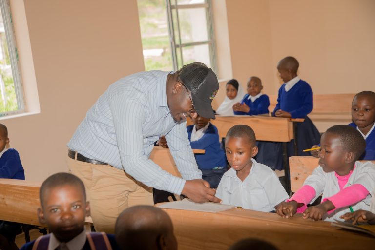 DC KHERI JAMES AIPONGEZA MANISPAA YA IRINGA KWA UTEKELEZAJI WA MIRADI YA MAENDELEO