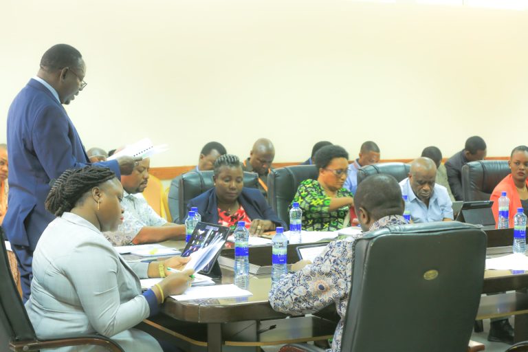 PICHA  : WIZARA YA UJENZI BUNGENI LEO