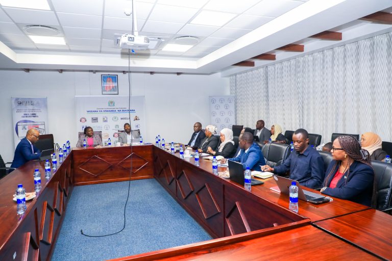 WIZARA YA VIWANDA NA BIASHARA NA TPSF ZAFANYA KIKAO CHA MAJADILIANO.