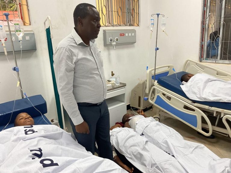 DKT. BITEKO AWAPA POLE BUKOMBE KUFUATIA AJALI YA RADI