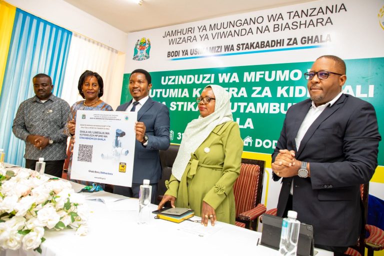 WAZIRI JAFO AZINDUA MFUMO WA KUTUMIA KAMERA ZA KIDIGITALI NA STIKA YA UTAMBUZI WA GHALA
