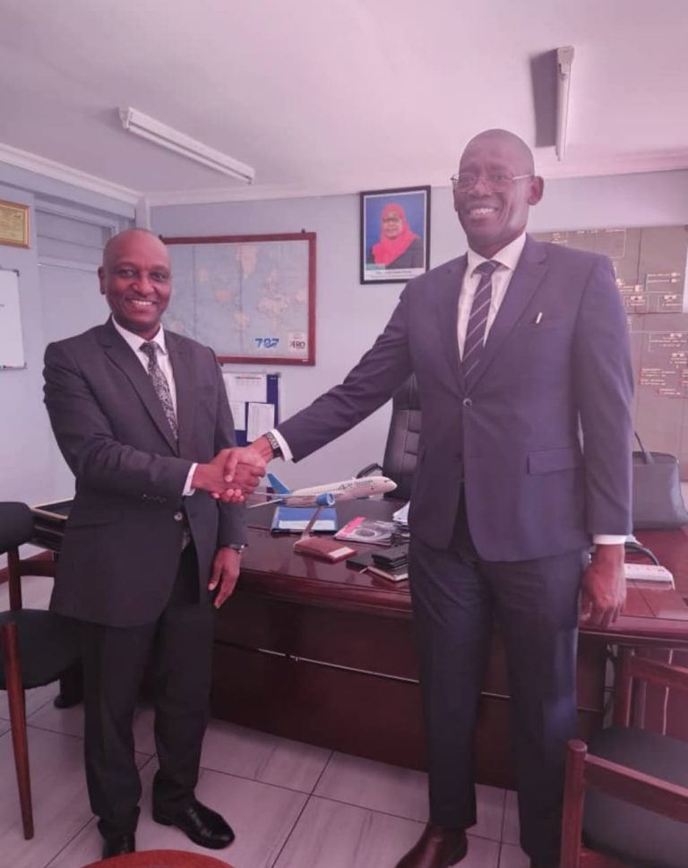 BALOZI KASIKE AKUTANA NA MKURUGENZI WA ATCL