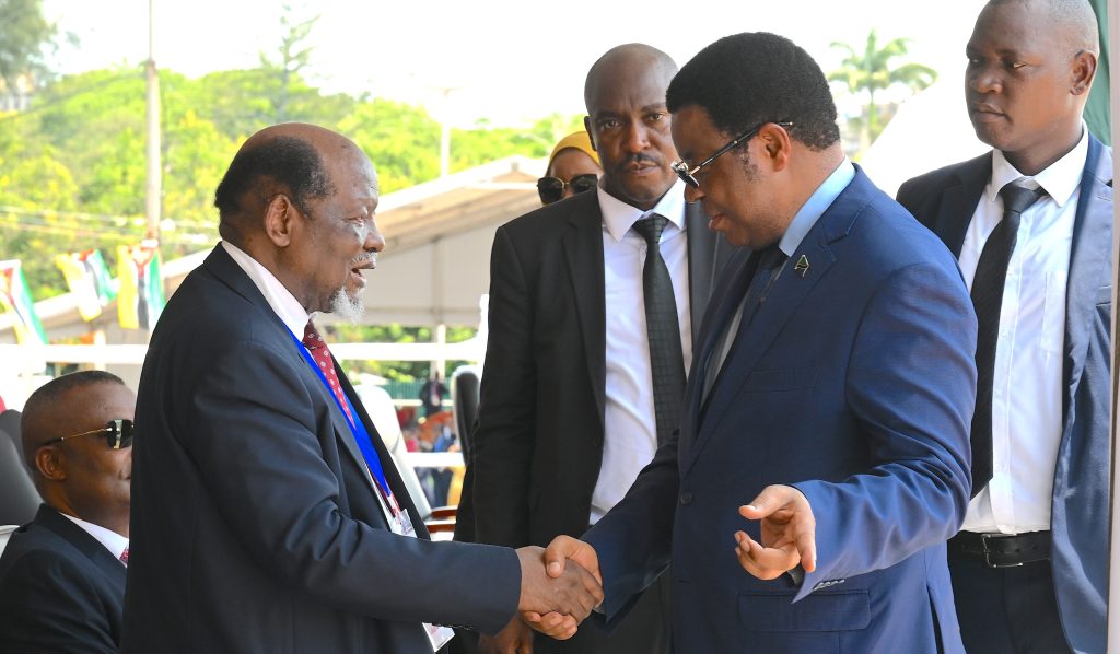 WAZIRI MKUU AMWAKILISHA RAIS DKT. SAMIA SULUHU HASSAN UAPISHO WA RAIS WA MSUMBIJI