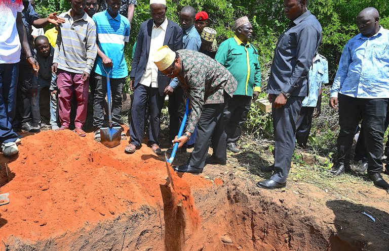 WAZIRI MKUU ASHIRIKI MAZISHI YA MWENYEKITI WA ZAMANI WA CCM LIWALE