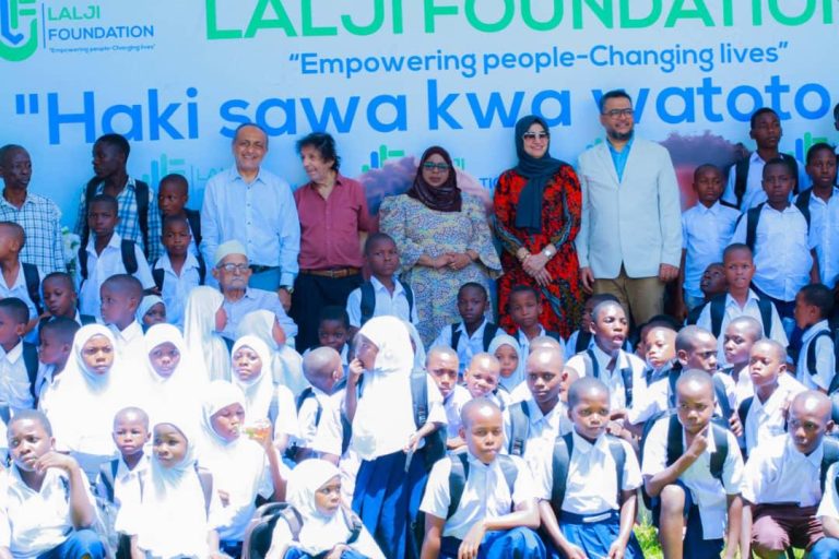 LALJI FOUNDATION YATOA MSAADA WA SARE NA VIFAA VYA SHULE  KWA VITUO TISA VYA WATOTO YATIMA DAR ES SALAAM